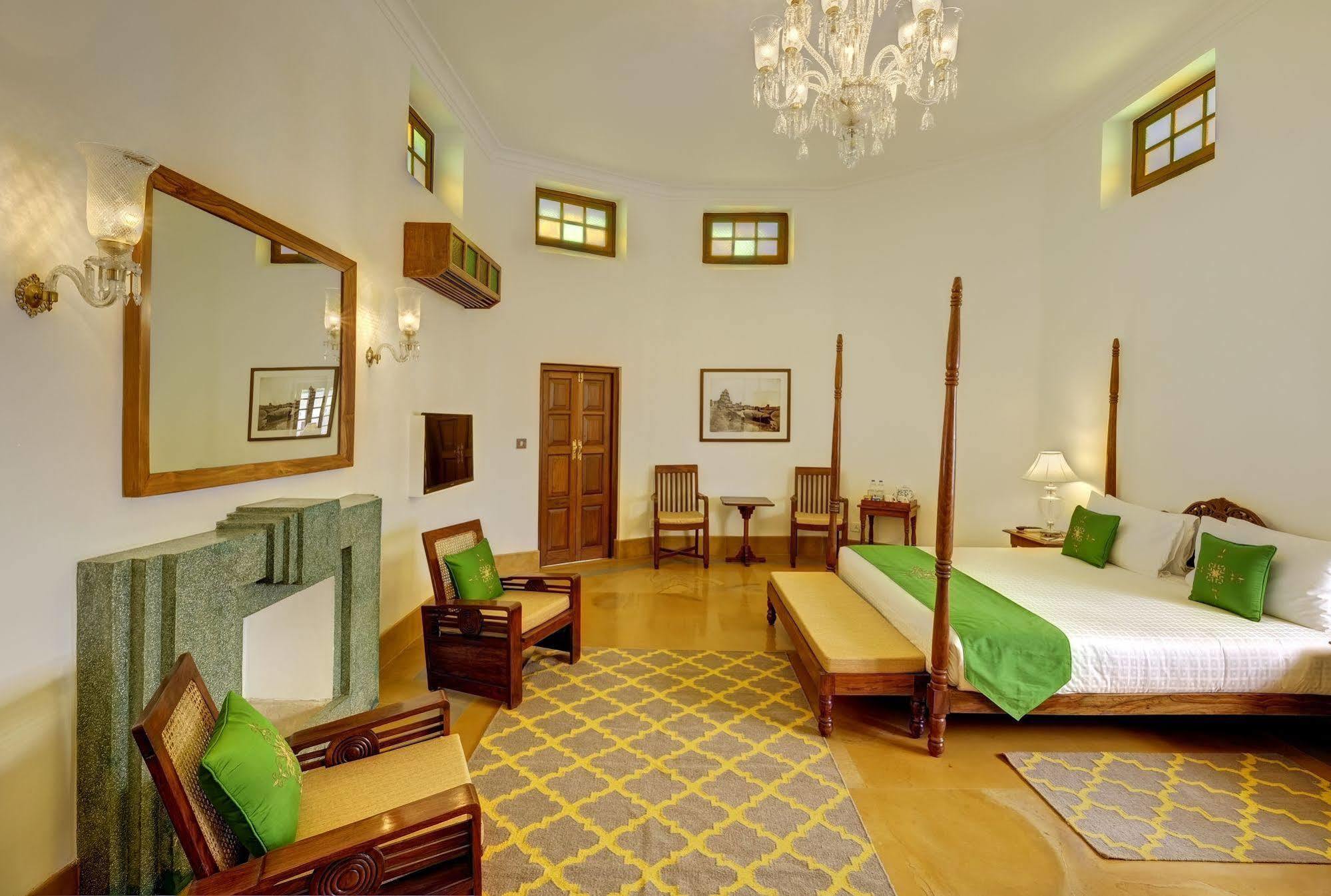 Saraca Hotel Lucknow Exterior photo