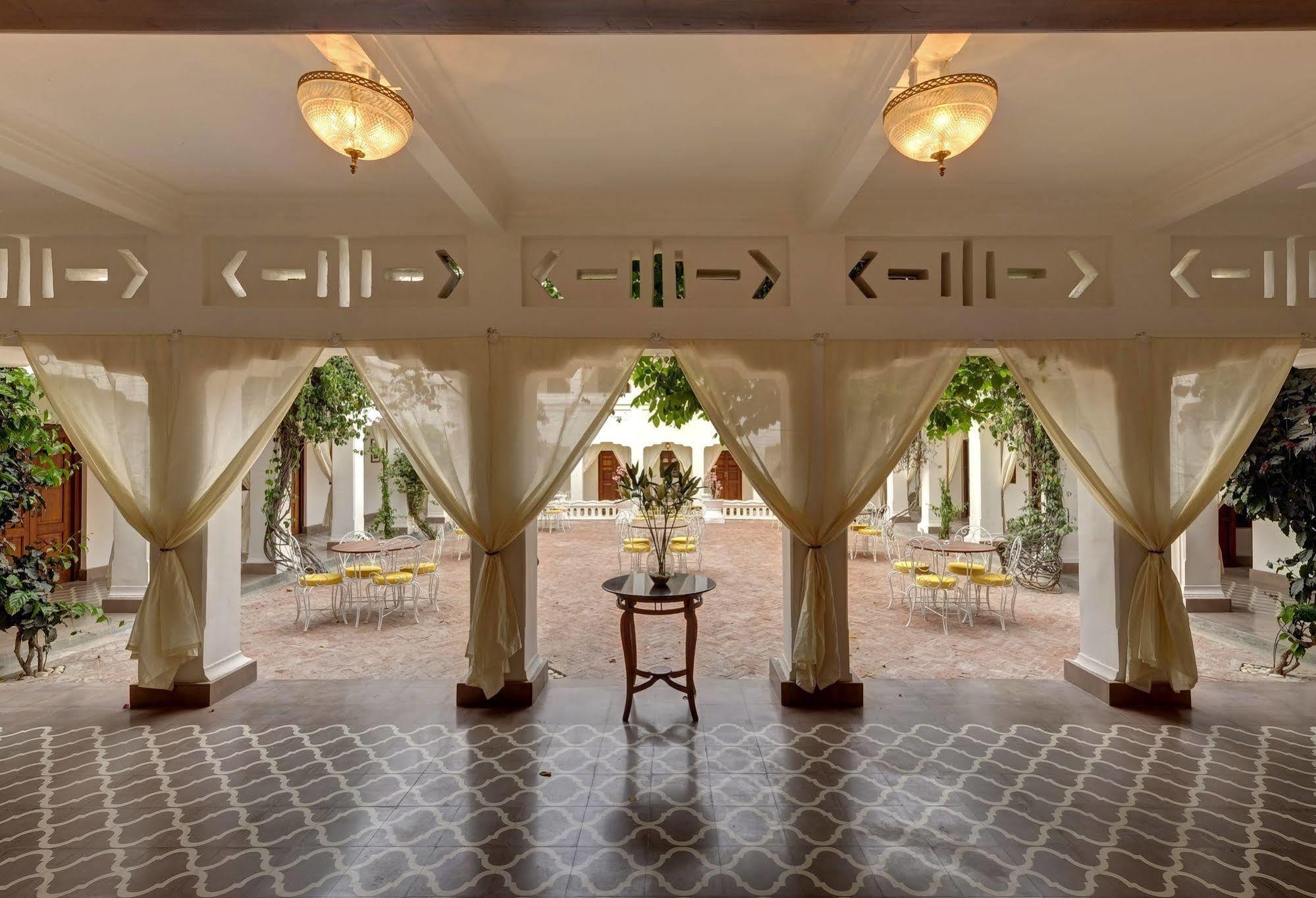 Saraca Hotel Lucknow Exterior photo