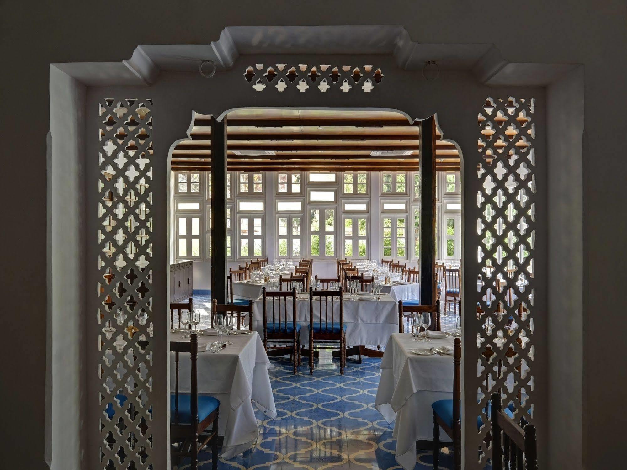 Saraca Hotel Lucknow Exterior photo